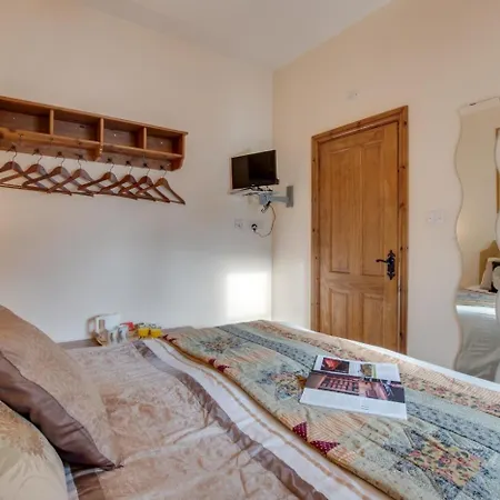 2 Bed In Oc-s038